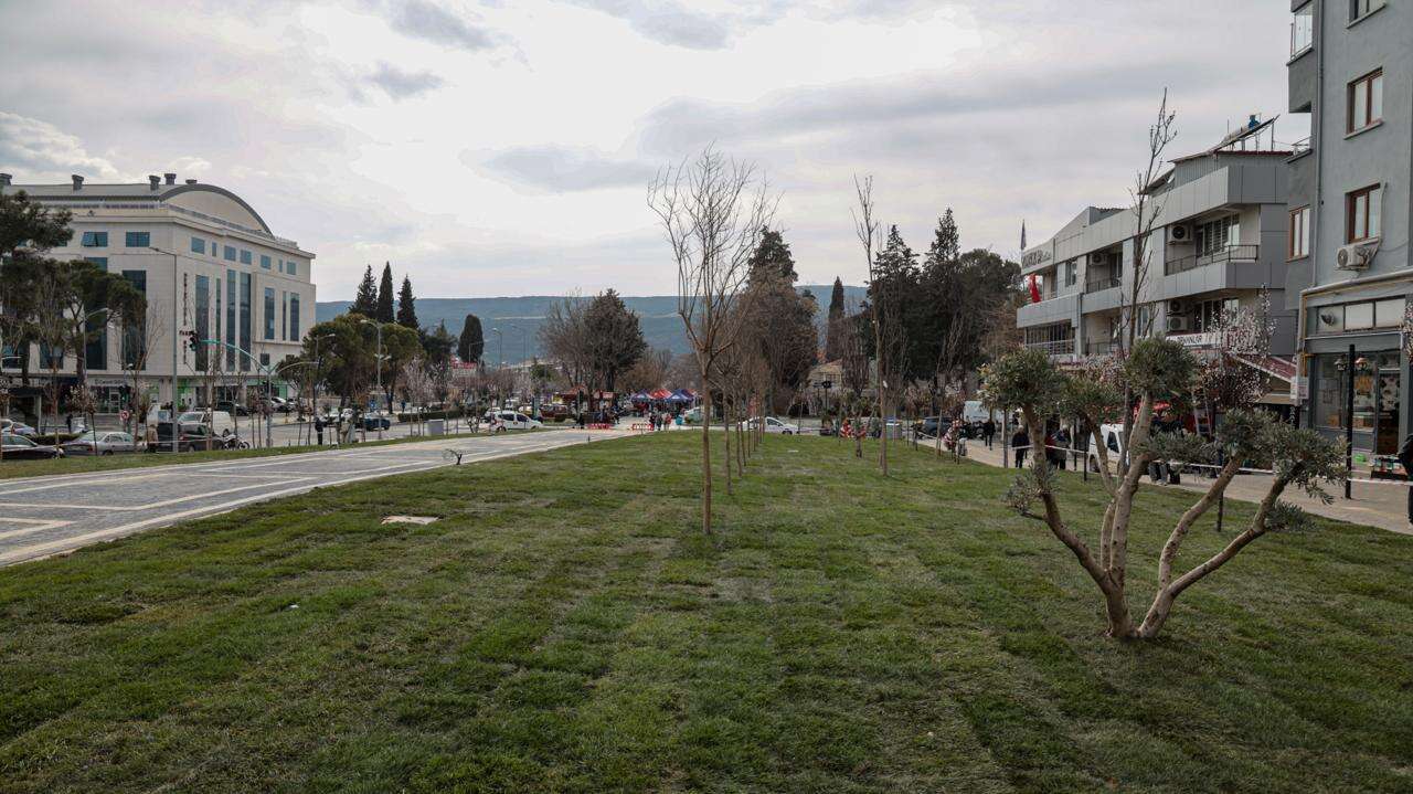 Yıkılan Orgeneral Mustafa Muğlalı İşhanı Alanında Çevre Düzenlemesi Yapıldı 5